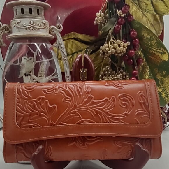 Women's Leather RFID Blocking Trifold Wallet with Embossed Design - Picture 9 of 9